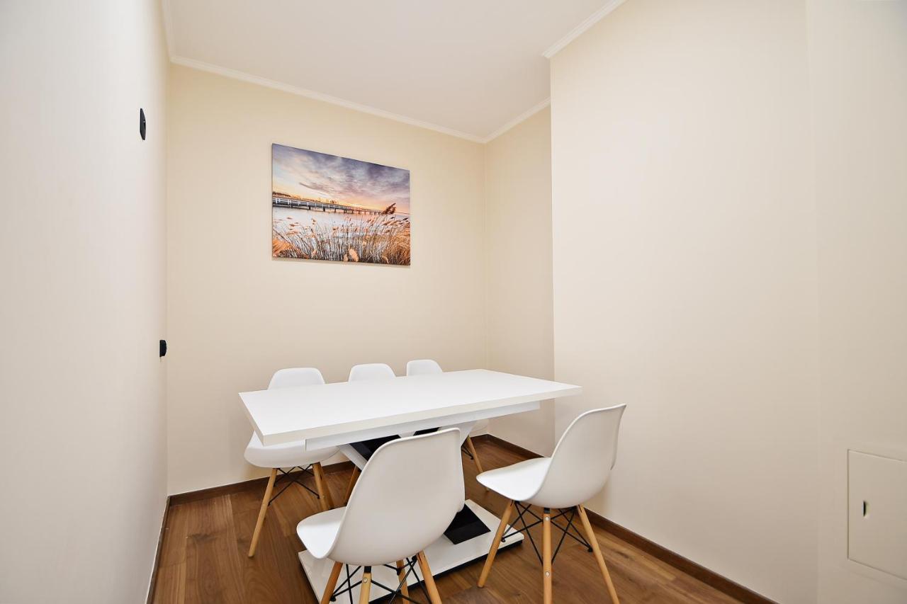 Wola Apartment Warszawa Eksteriør billede